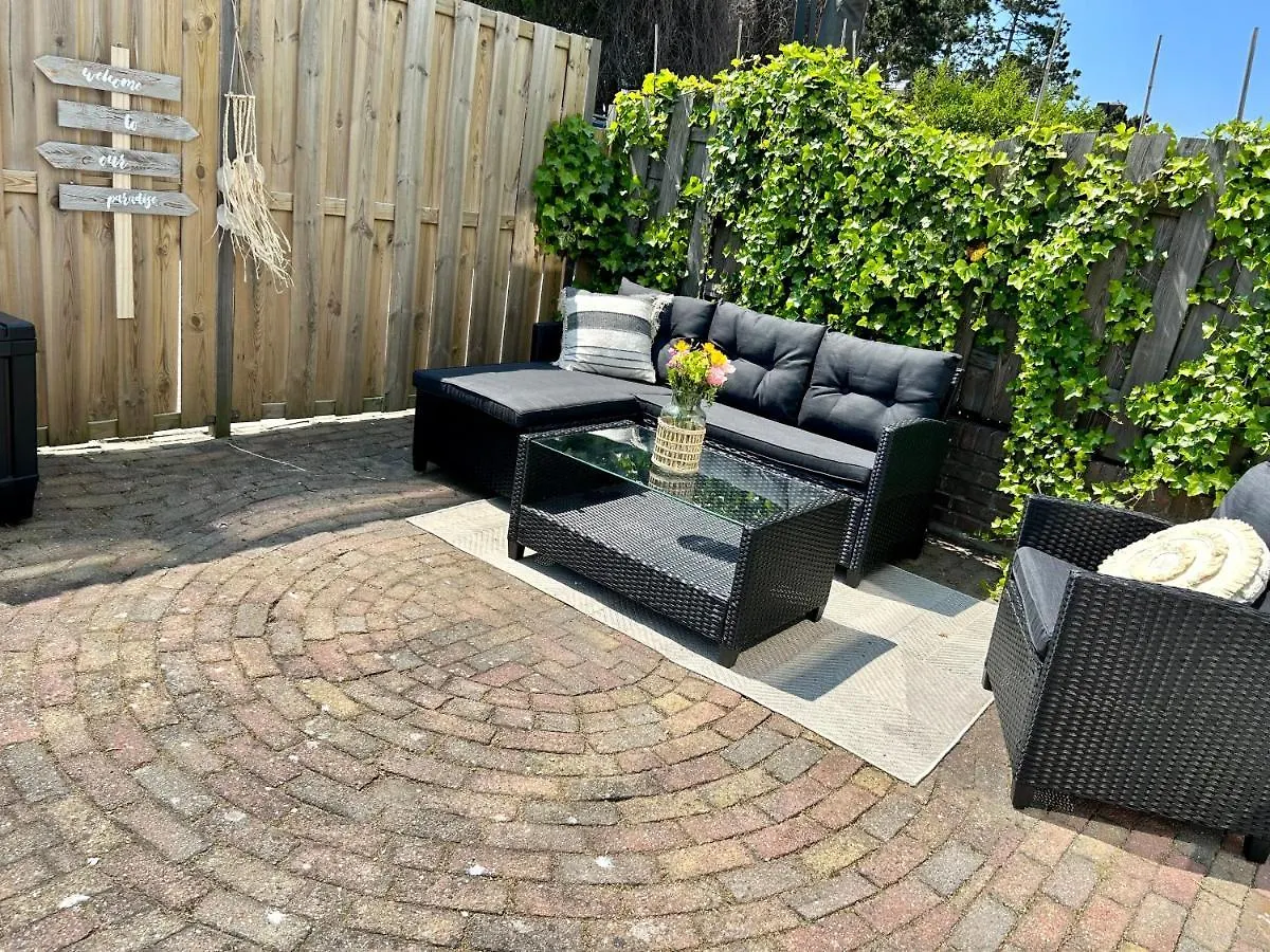 Amsterdam Beach Apartment 17, Incl Parking + Garden Zandvoort