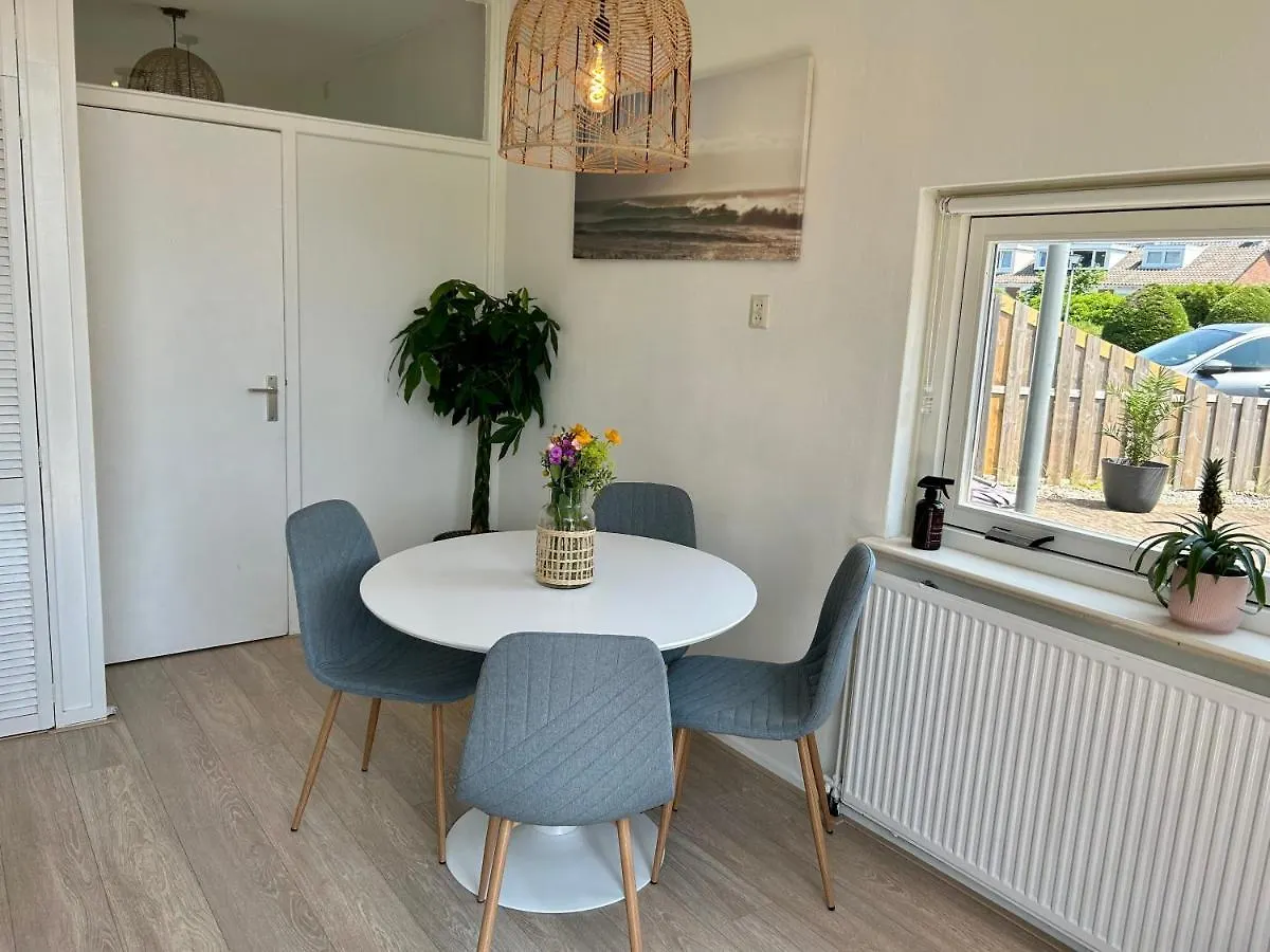 Amsterdam Beach Apartment 17, Incl Parking + Garden Zandvoort